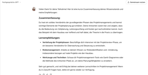 Textbeschreibung: Der Screenshot zeigt eine Zusammenfassung von Projektmanagement-Phasen und Lernempfehlungen. Es wird betont, dass ein gutes Verständnis der Phasen wichtig ist. Empfohlene Maßnahmen umfassen Risikomanagement und die Verwendung spezifischer Werkzeuge wie Gantt-Diagramme für die Planung.