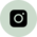 Icon mit dem Instagram-Logo, in einem einfachen, stilisierten Design. Es besteht aus einem schwarzen Hintergrund und einem weißen Kamera-Symbol, das sich in der Mitte befindet, um die Funktion der Plattform darzustellen.